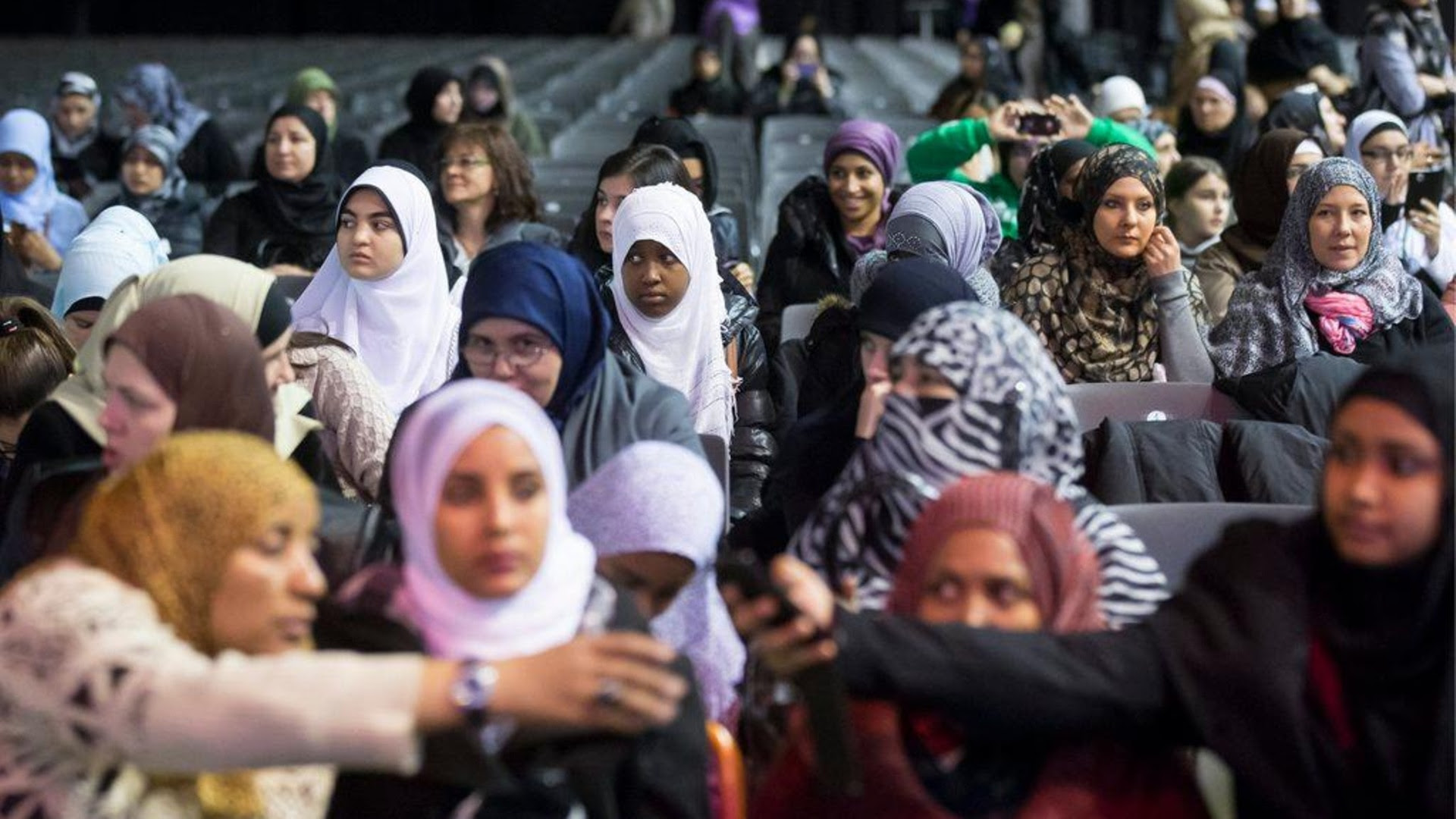 “Para el Islam, la mujer es un complemento del hombre y su cabello es